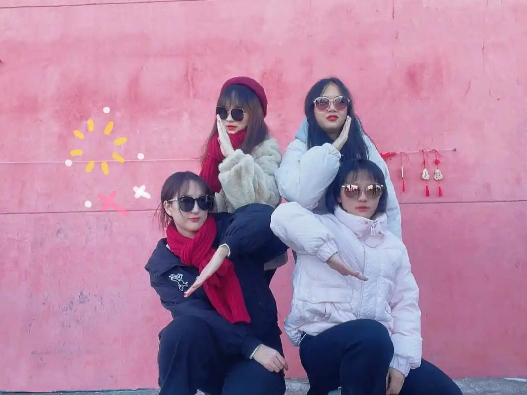 寝室(姐妹)四人拍照沙雕姿势合辑 话不多说 看图