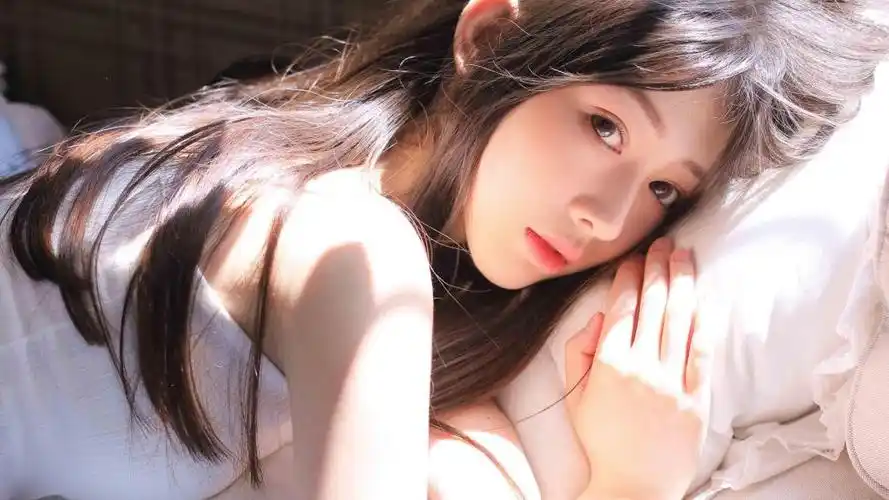 2021温婉迷人气质美女,高清壁纸图片,清纯美女-回车桌面