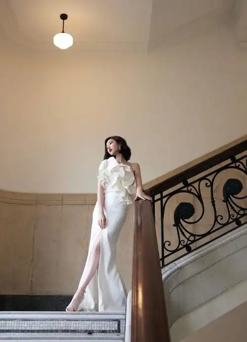 毛晓彤白裙太好看了吧!满满的少女感!