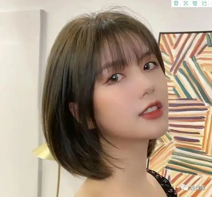 清纯女生齐脖短发