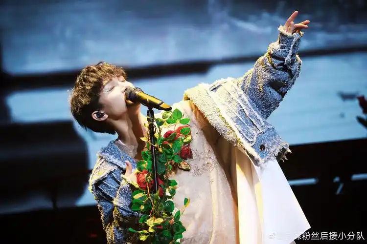 周深 雪花落下#周深 周深为青春爱情竞技成… - 堆糖,美图壁纸兴趣