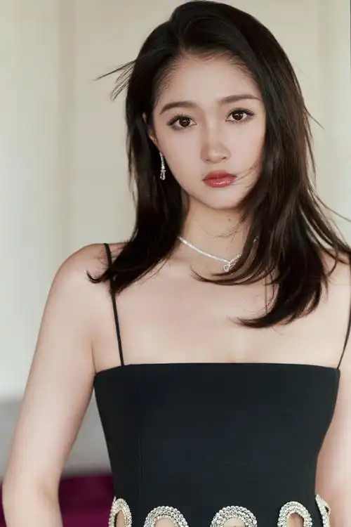 #电视剧品质盛典##关晓彤自己剪的头发#