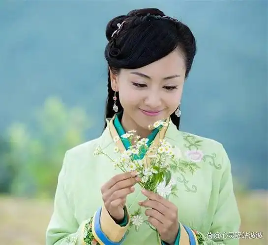 谈起朱一龙与杨蓉,最早接触他们的是因看了他们表演的《情定三生》