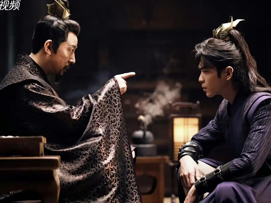 庆余年第二季首发剧照#  庙堂镀伟器,运筹出奇智; 捭阖皆有度,笃行