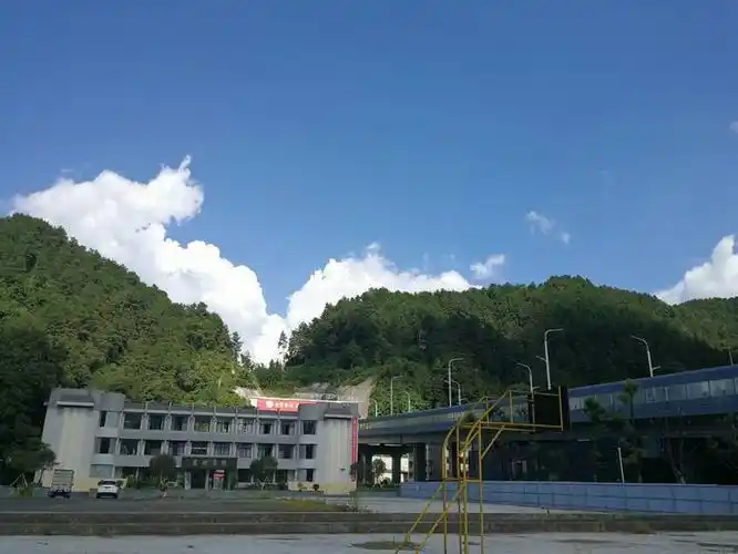 都匀市民族中学93届(1)班3年同窗,24年(2017年7月22日)同学聚会留影