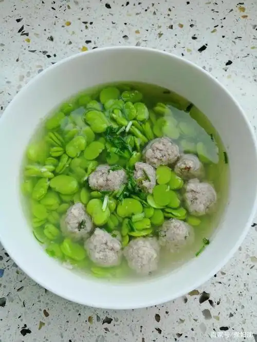 蚕豆瓣蛋汤怎么做好吃 蚕豆瓣豆腐汤的做法大全