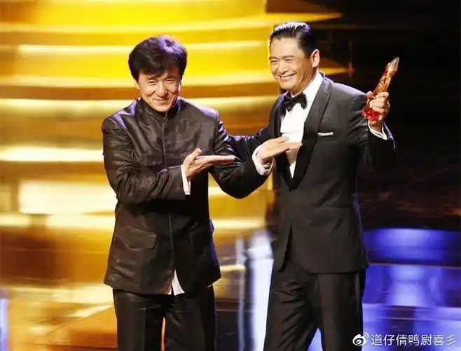 一生不与成龙合作,大骂刘德华"算什么东西",但他依然享誉亚洲