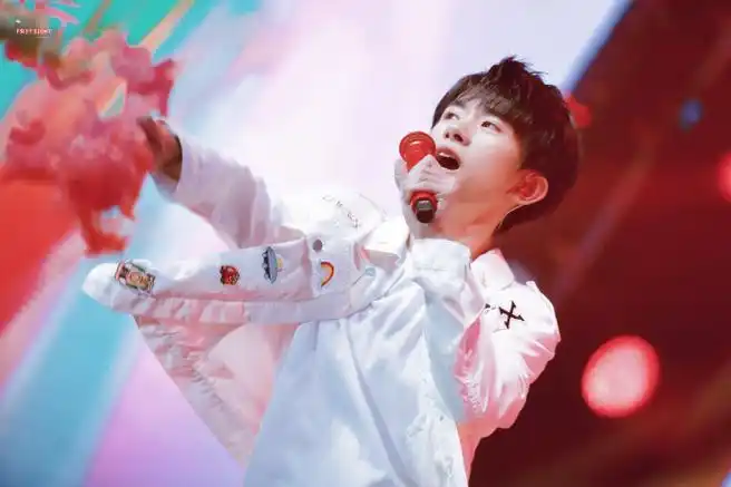 易烊千玺电影小小的我##四字 易烊千玺 yyqx 四字弟弟