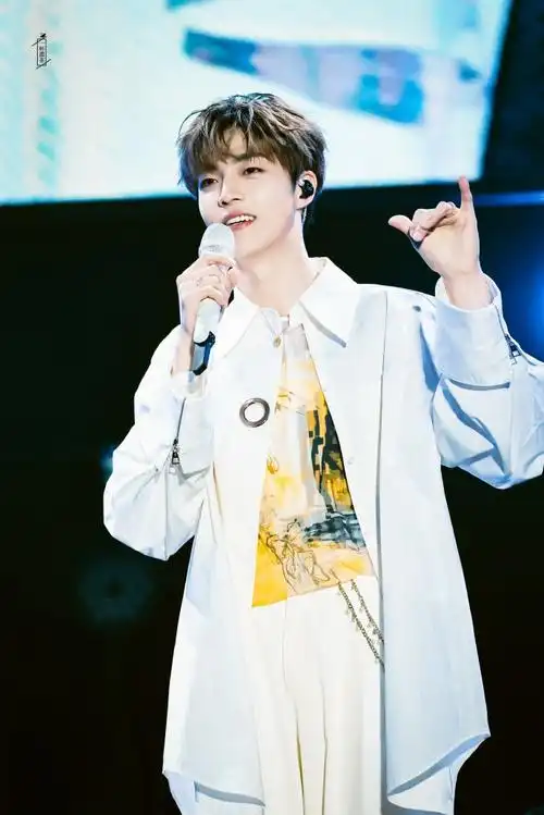 陈立农六周年给粉丝唱生日歌##陈立农0406出道六周年快乐