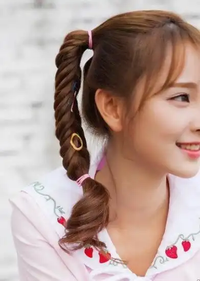 初中生马尾辫发型扎法,适合初中生扎的马尾--稻草号