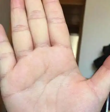 女人有此种手相特征,晚年凄凉,一生辛苦劳累命,你是吗?