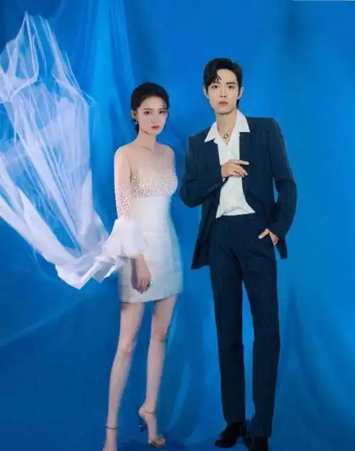 众所周知,肖战身高183.6cm,据说他的身高成了男星身高的"活尺子"!