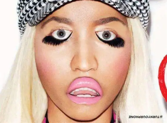 照片表面正常 倒过来看会有诡异的错觉