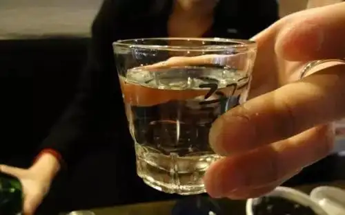 永远不要低估一个会喝酒的人!