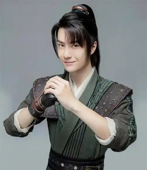 设计太糙被恶搞,道化服简单引不满_网络_王一博_赵丽颖