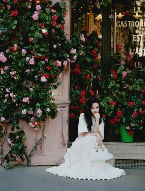 迪丽热巴深v白裙##迪丽热巴开始推理吧