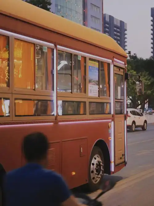 铛铛铛～ 渭南29路复古公交车来啦～