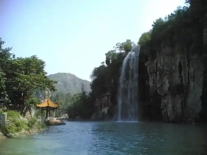 环翠峪风景区,位于郑州市西南约50公里的荥阳市庙子乡境内.