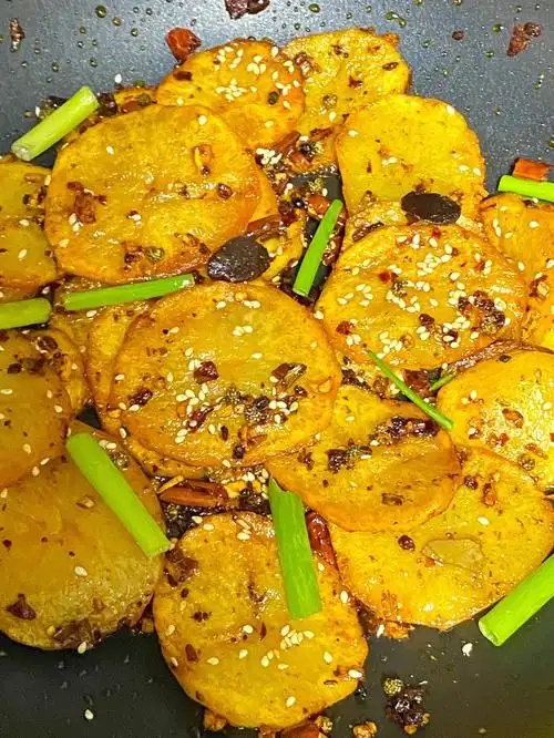 一口就上瘾巨下饭的干锅土豆片7575