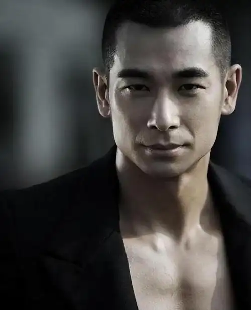 事实证明,"不见"已久的赵文卓,早就已经走上了一条"不归路"