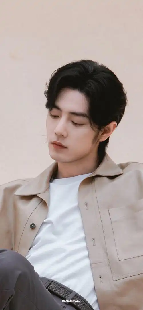 肖战##肖战顺顺利利##肖战深v亮钻西装