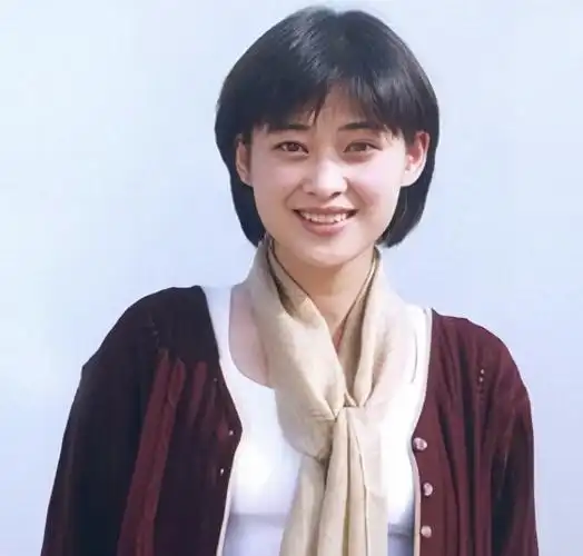 回顾梅婷和章子怡谁才是中戏最美校花看看她俩的合照就有答案