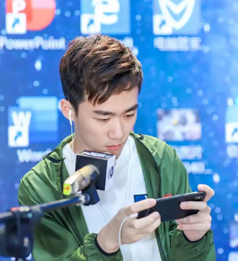 不求人比赛操作变形被质疑直播使用外挂理性思考, 拒绝跟风黑!_时候