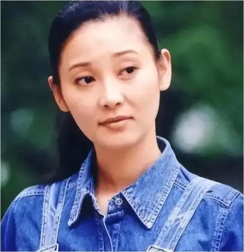 抢着戴绿帽徐帆欢迎来占我们家冯小刚的便宜