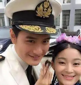 "容嬷嬷"李明启:"儿子"出道15年依然不温不火?