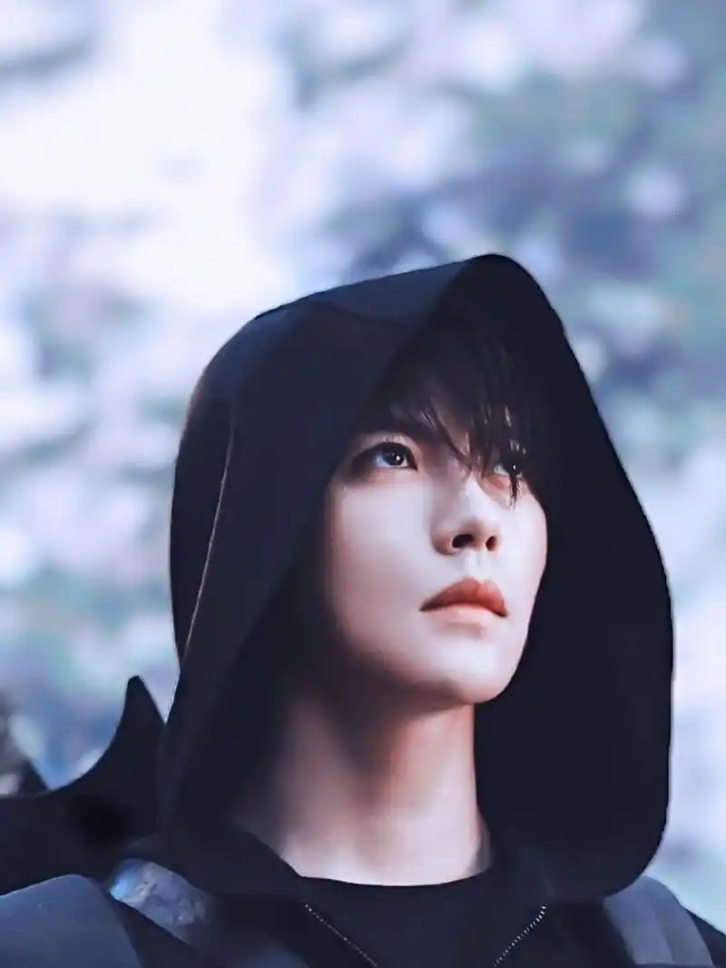 张起灵(演员:肖宇梁)壁纸 你们最喜欢哪一部《盗墓笔记》?