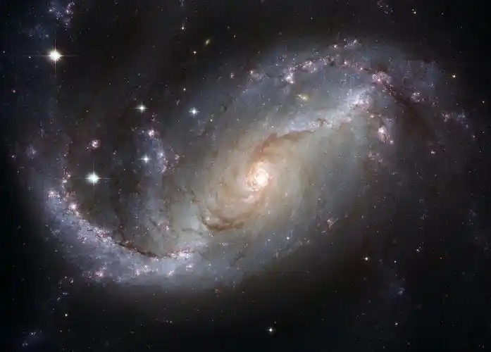 一日一天文图# 哈伯望远镜的棒旋星系 ngc 1672