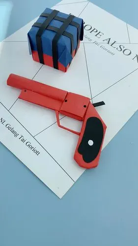 手工折纸#简单又帅气的信号枪,学会了你就是全校最靓你崽!