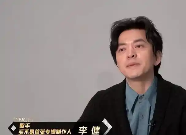 王源 当评委就是"玩"tfboys是一个组合,掀起了一股小小的华语乐坛热潮