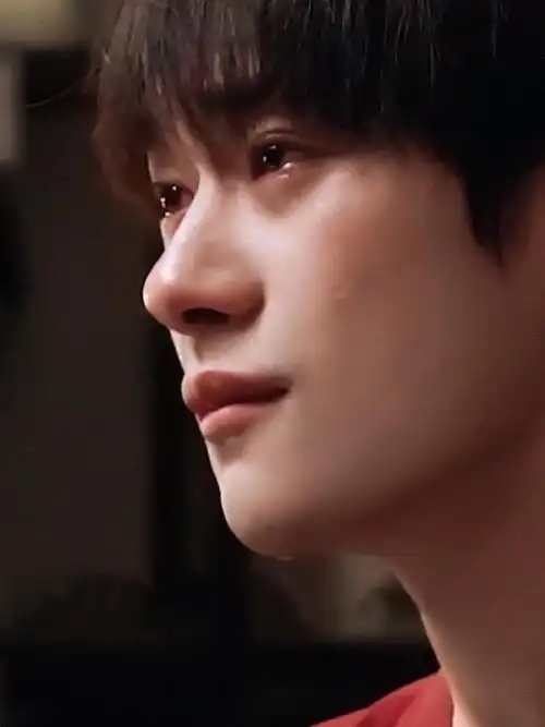 易烊千玺的一滴泪#易烊千玺哭戏的共情感染力演员易烊千玺@tfboys-易