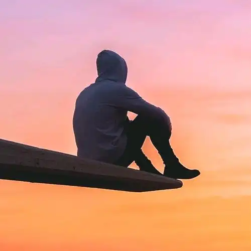 想当年我曾青春逼人,现如今青春没有了,就剩下这么个b人了!