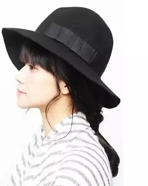 斜刘海蓬松发      斜刘海能提升发顶的蓬松度,不仅能修饰过高的