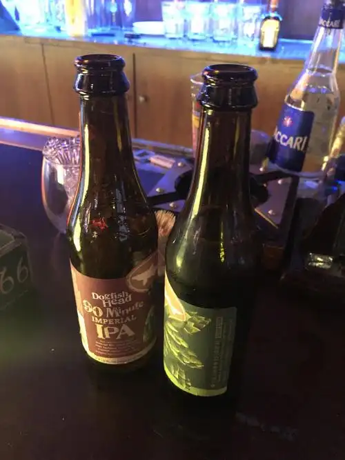 有没有同是喜欢一个人到清吧里静静两瓶啤酒的