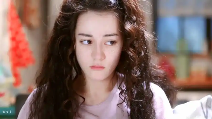 迪丽热巴漂亮的李慧珍