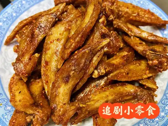 居家零食自制油炸鸡翅尖