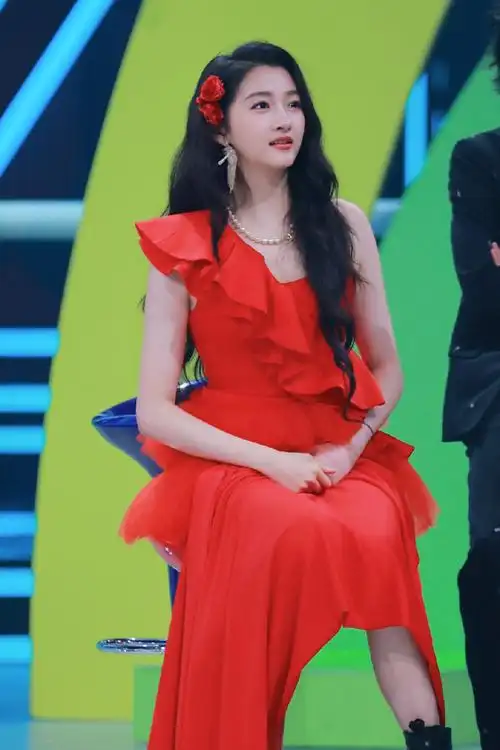 关晓彤王牌对王牌##关晓彤红玫瑰女团造型