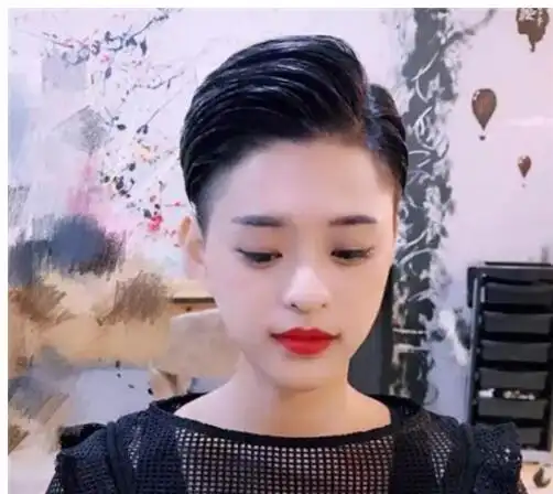 女生内掏空发型图片 内掏空发型怎么扎迷人