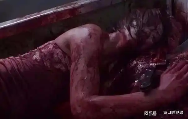 口味比搏击俱乐部重100倍,男主角阿奇的任务充满著恶心,血腥,而且