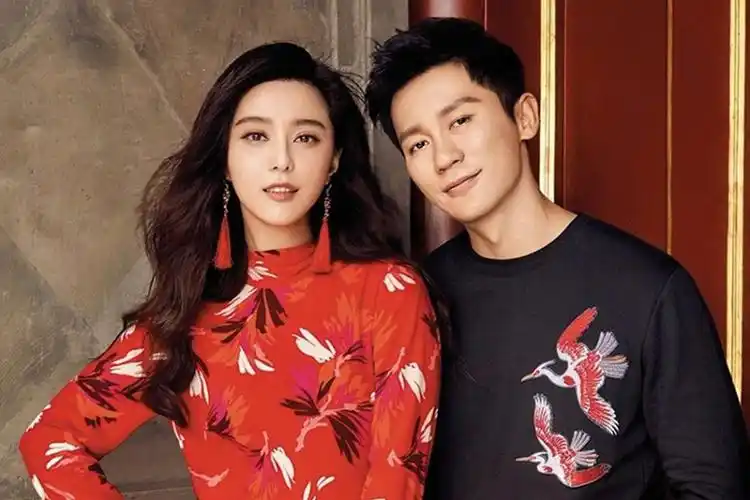 蒋劲夫承认新恋情,你认为明星需要将自己的恋情告诉粉丝和公众吗?