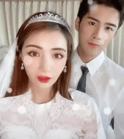 麦迪娜结婚纪念日再穿"婚纱" 与姜潮秀结婚证