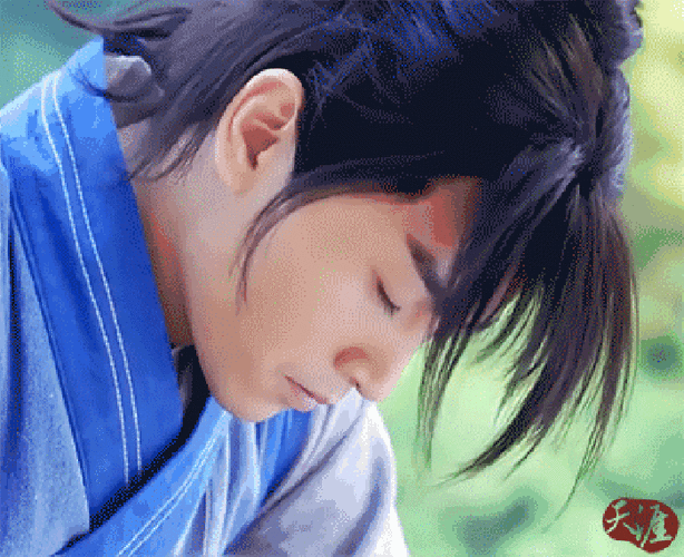 神雕侠侣杨过低头难过gif动图_动态图_表情包下载_soogif