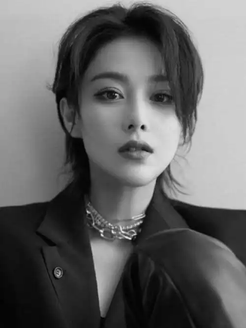 91浪姐2开播的时候,看到张馨予的短发造型,觉得眼前_圈子-新氧美容