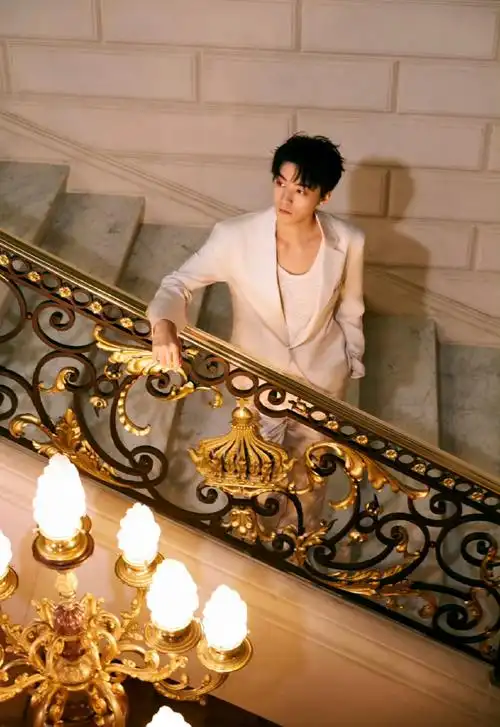 王俊凯 巴黎时装周