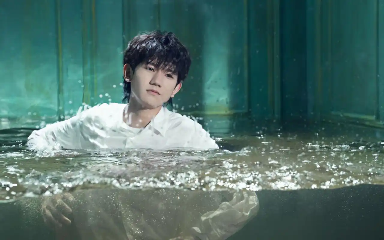 王源最新mv帅气图片桌面壁纸