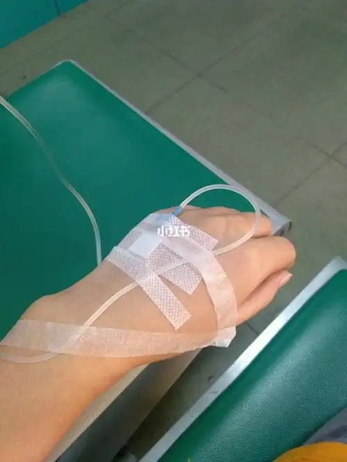 长这么大还是第一次打点滴,有点怕呢,之后的几个小时,觉得好像也没我