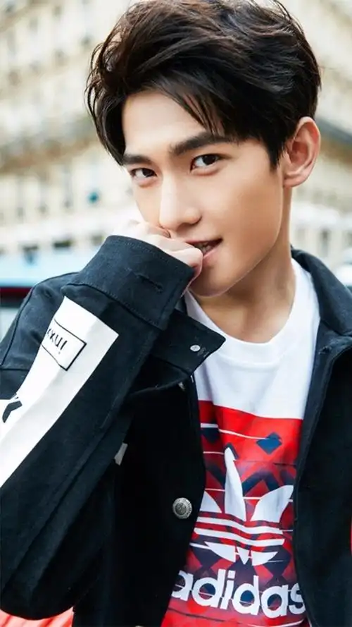 杨洋《三生三世》手绘海报曝光,英气仙气席卷暑期